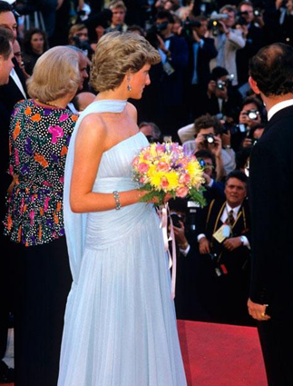 戴安娜身穿Catherine Walker